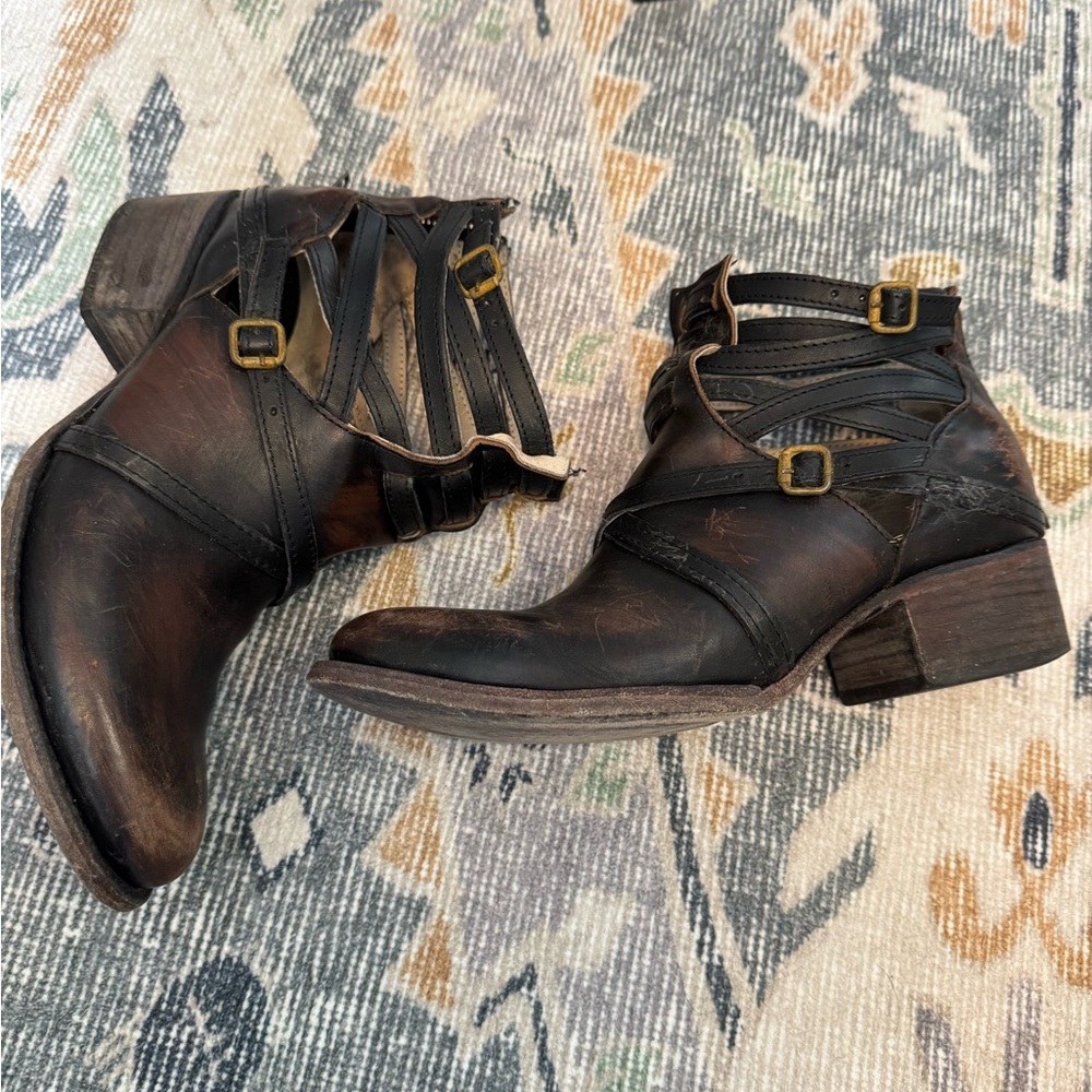 Freebird Distressed Black and Brown Ankle Boots - Picture 6 of 11